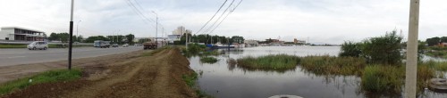 Вода подошла к центральной трассе.