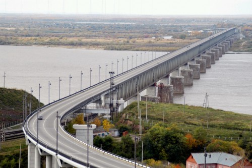 Знаменитый мост через Амур