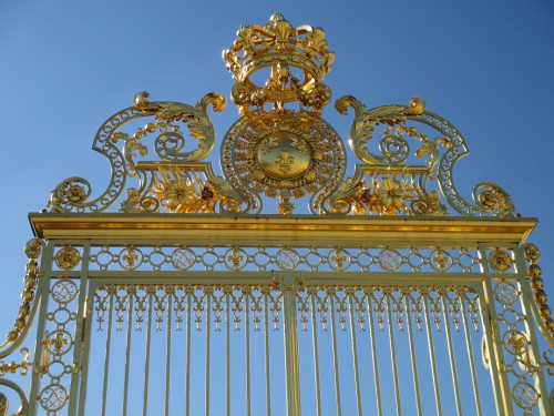 Золото на голубом. Дворец Версаля. Главный вход.
