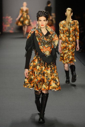 Lena+Hoschek+Show+Mercedes+Benz+Fashion+Week+bKnsdZttTMLx.jpg