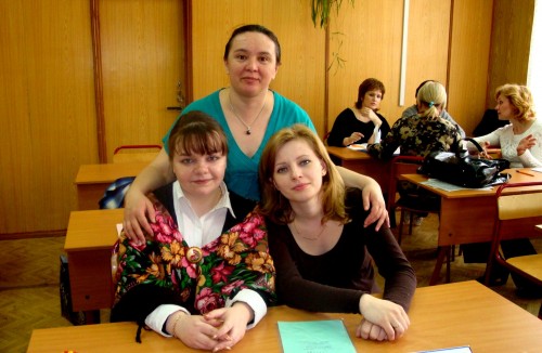 С однокурсницами,Леной и Мариной(беленькой и голубоглазой ,самой нашей красавицей курса)