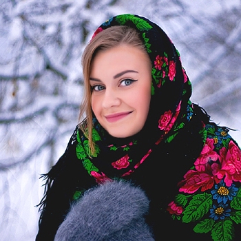платок-в-традиционном-стиле.jpg
