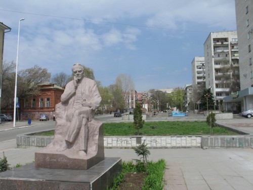 памятник К. Федину