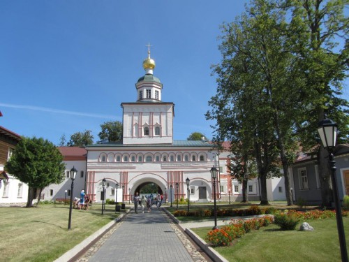 надвратная Церковь Михаила Архангела